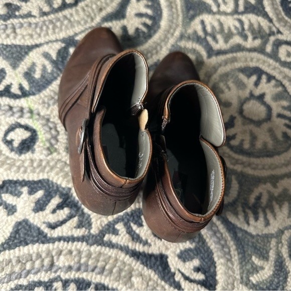 Born Brown Leather Booties Size Women’s 8 - Picture 7 of 11